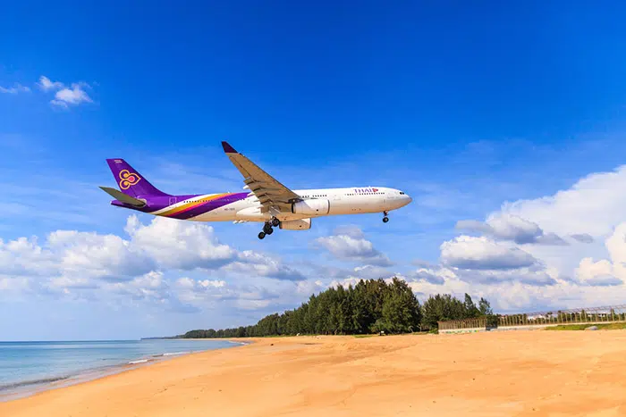 Atterrissage d'un avion Thai Airways à Phuket