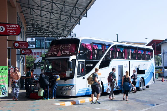 Bus Chiang Mai – Bangkok à la gare routière de Chiang Mai.