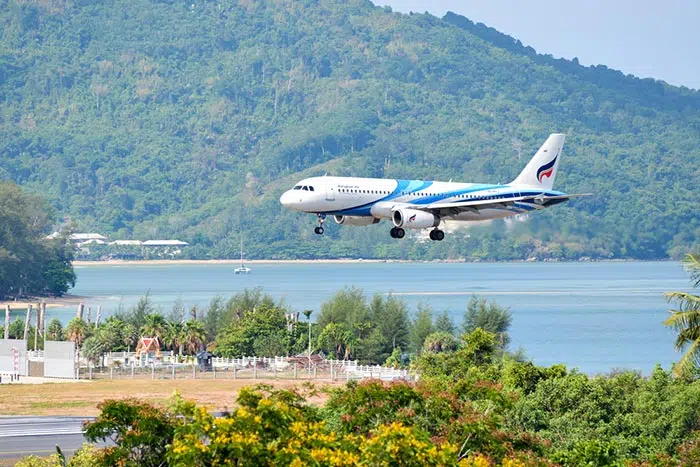 Atterrissage d'un avion de Bangkok Airways &agrave; Koh Samui.