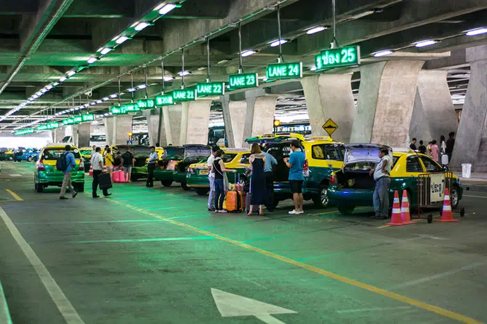 Zone dédiée à la prise en charge par les taxis de l'aéroport de Suvarnabhumi