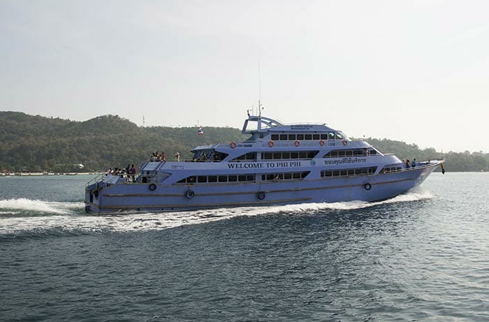 Ferry entre Phuket et Krabi via l'île Phi Phi