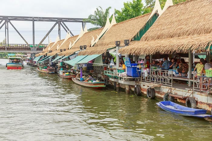 Marché flottant de Taling Chan à Bangkok